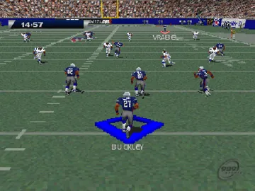 NFL GameDay 2005 (US) screen shot game playing